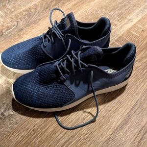 Woman's new balance sneakers